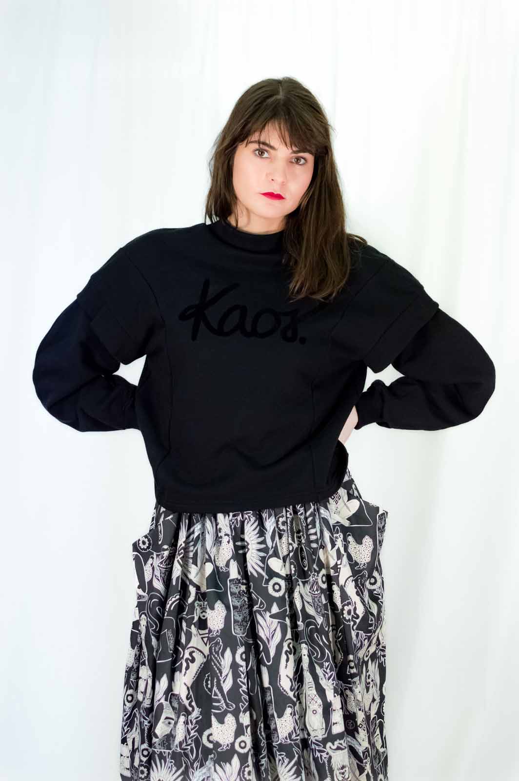 Črn pulover Kaos