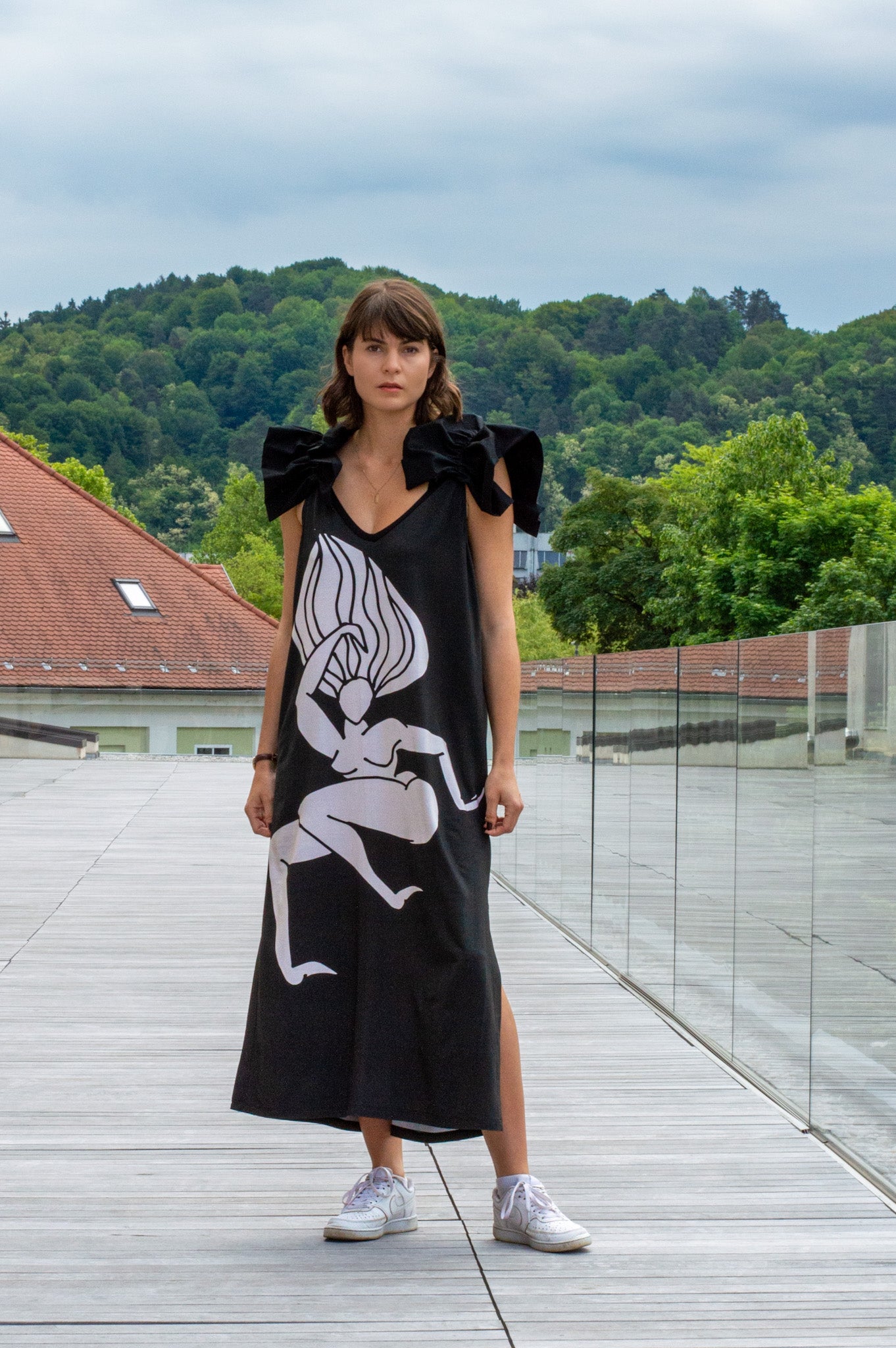Maxi dress with ruffles Krivopetnica