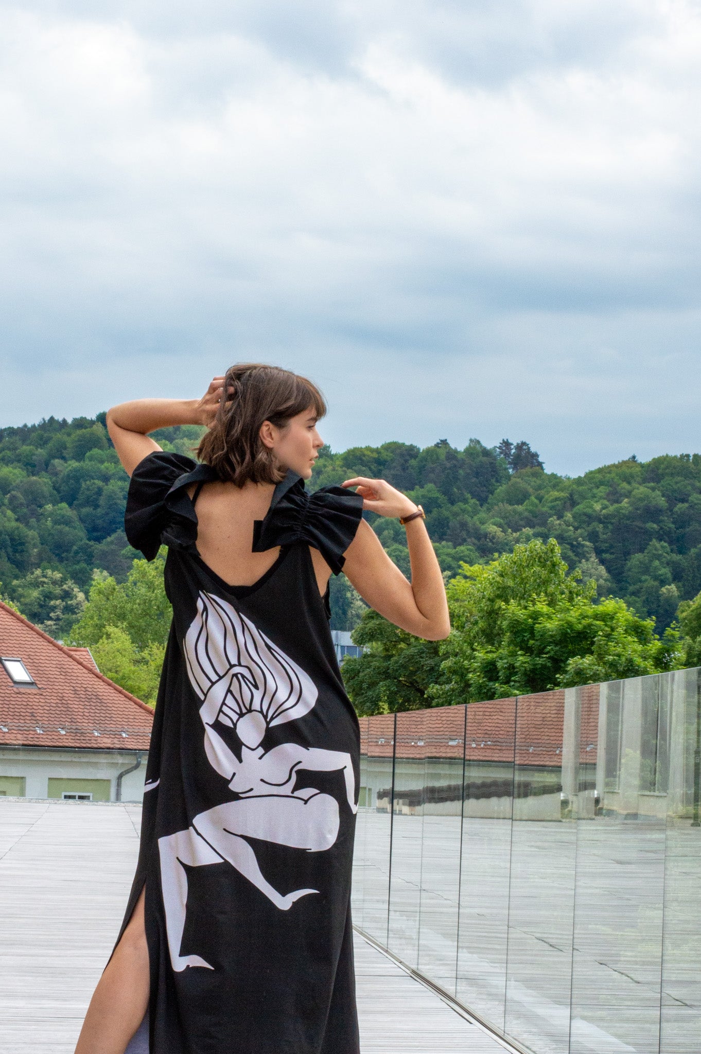 Maxi dress with ruffles Krivopetnica