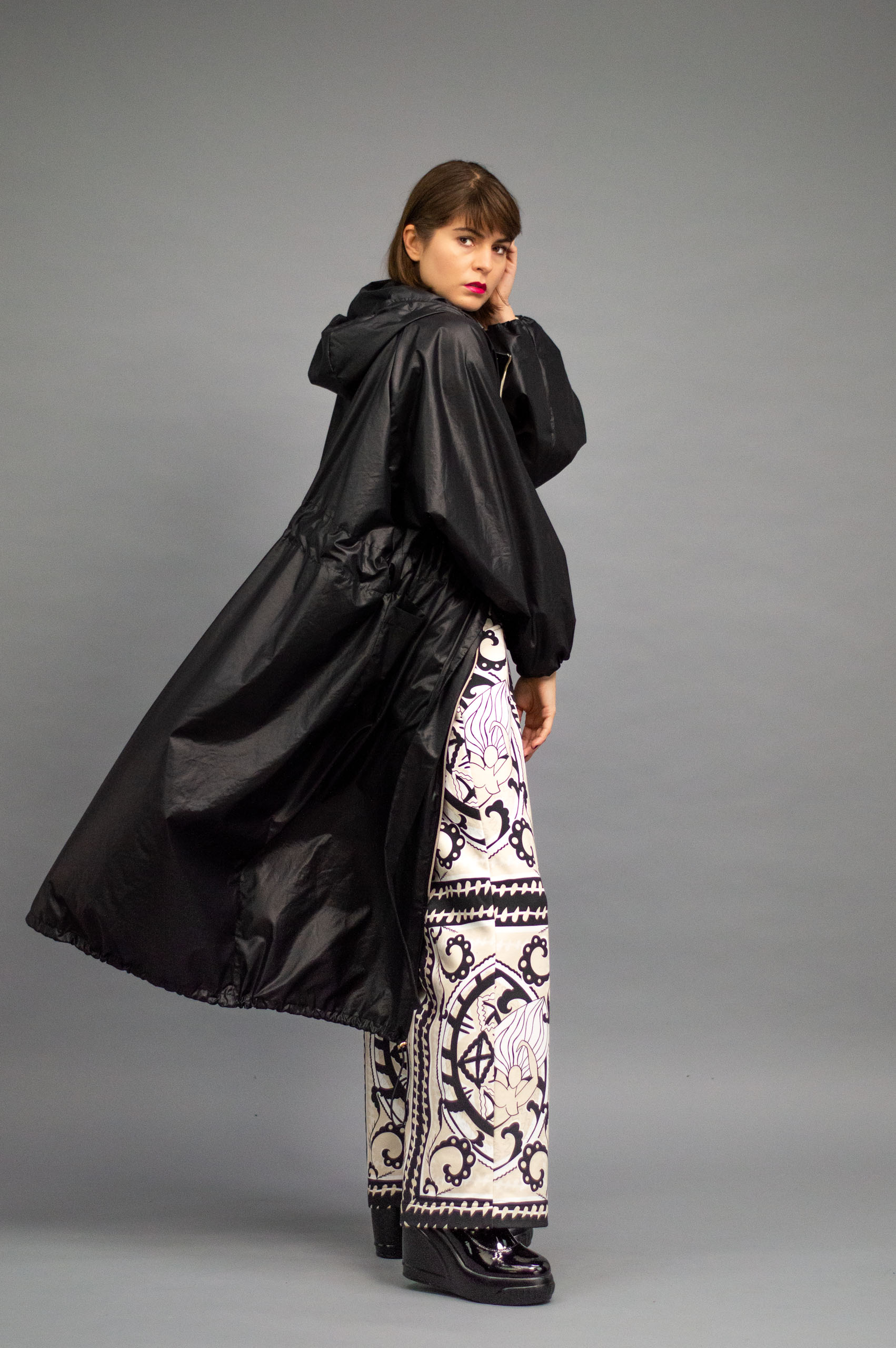 jkh-baloontrench-black-5 JKH identity black balloon trench coat