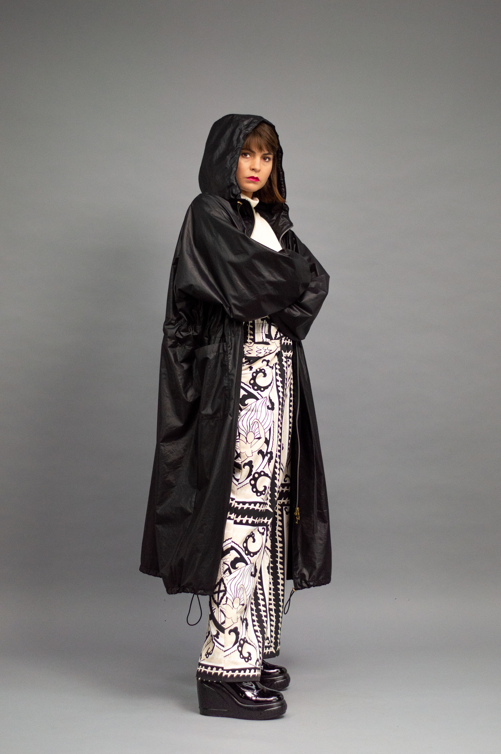 jkh-baloontrench-black-6 JKH identity black balloon trench coat