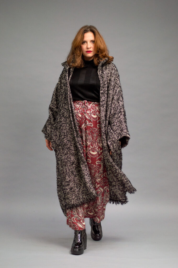 JKH identity black and white cardigan coat