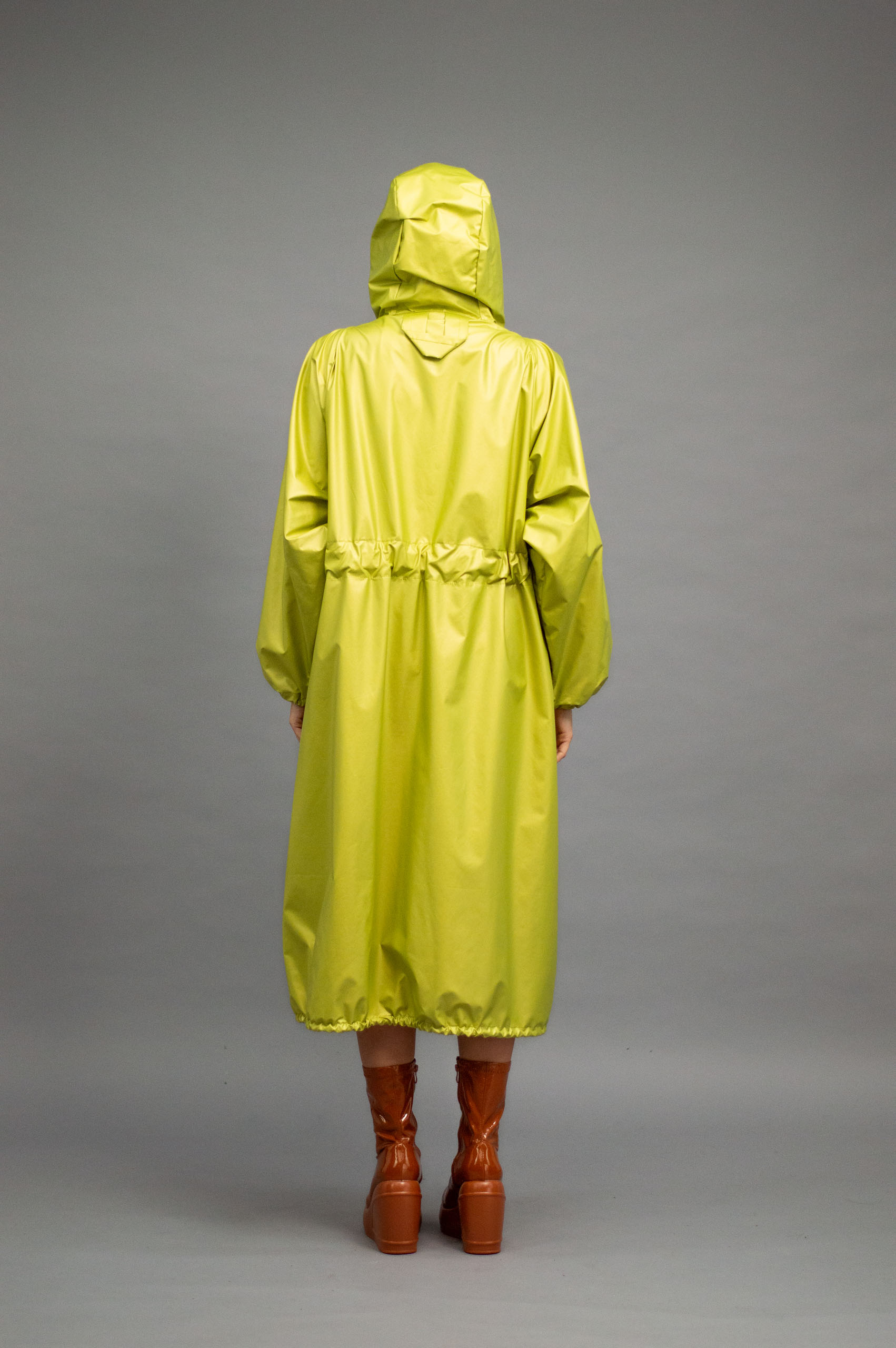 jkh-yellowgreen-ballontrench-4 JKH identity balloon trench in geen yellow