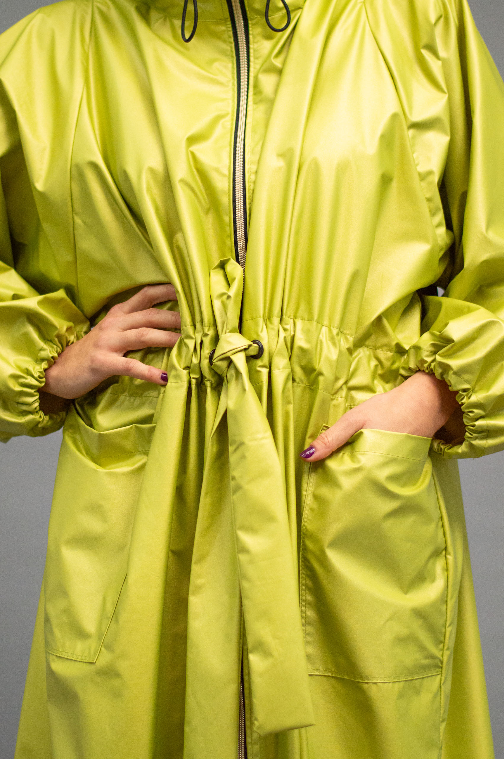 jkh-yellowgreen-ballontrench-5 JKH identity balloon trench in geen yellow