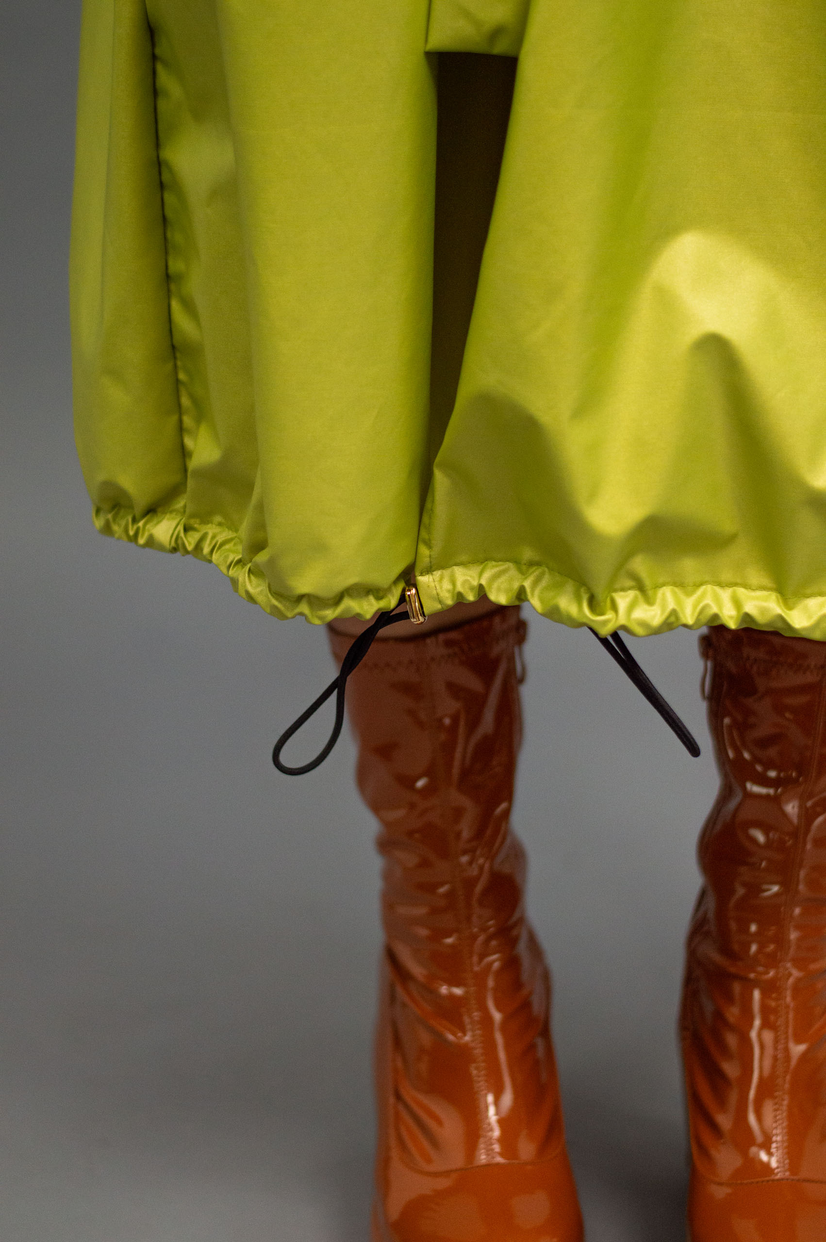 jkh-yellowgreen-ballontrench-7 JKH identity balloon trench in geen yellow